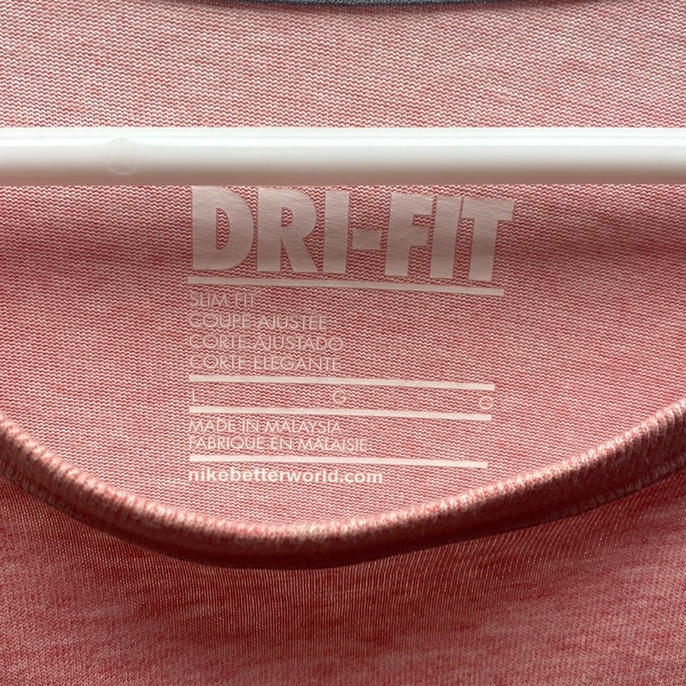 Womens Nike drifit long sleeve tee